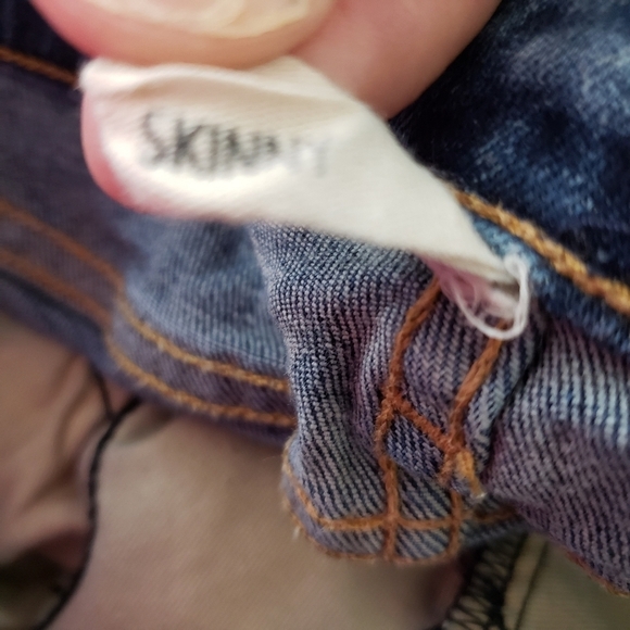 Rag & Bone Mid Rise Distressed Skinny Jeans - Picture 8 of 9